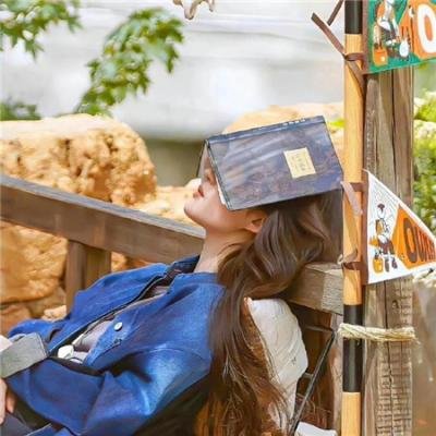 小薇小芙看见一头熊